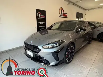 Begagnad BMW M135 M Sport 300 HK (220 kW) 2025 Grå Halvkombi