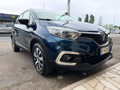 Usado Renault Captur Life 90 CV (66 kW) 2019 Azul SUV