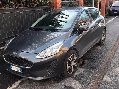 Usata Ford Fiesta 85 CV (62 kW) 2017 Grigio Utilitaria