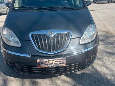 Usata Lancia Musa 95 CV (69 kW) 2008 Grigio Monovolume