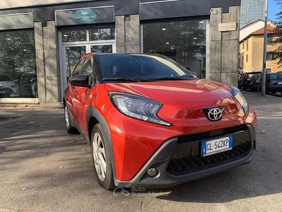 Arancione Usata 2022 Toyota Aygo Lounge Utilitaria | 11.900 € (Molto cara)