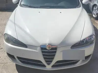 Begagnad Alfa Romeo 147 105 HK (77 kW) 2009 Vit Halvkombi