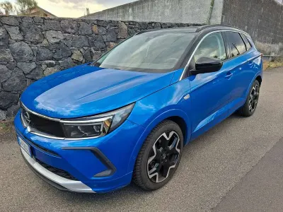 Usata Opel Grandland X Ultimate 131 CV (96 kW) 2022 Blu/azzurro SUV