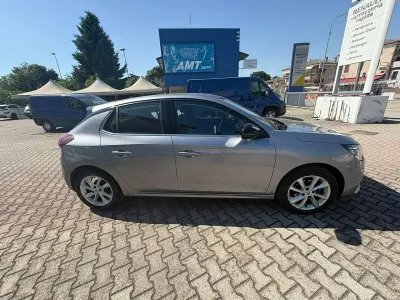 Usata Opel Corsa Elegance 75 CV (55 kW) 2021 Argento Utilitaria