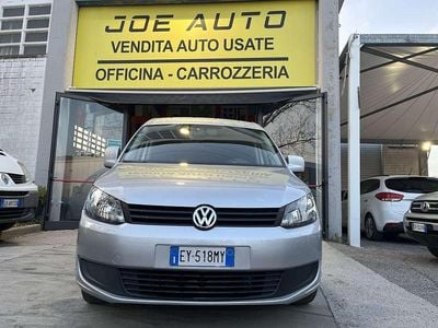 Usata VW Caddy Trendline 102 CV (75 kW) 2015 Grigio Monovolume