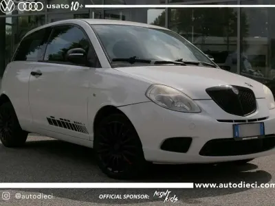 Usata Lancia Ypsilon 60 CV (44 kW) 2010 Bianco Utilitaria