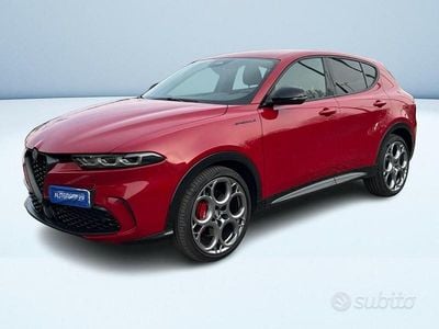 Begagnad Alfa Romeo Tonale Edizione Speciale 131 HK (96 kW) 2023 Röd SUV