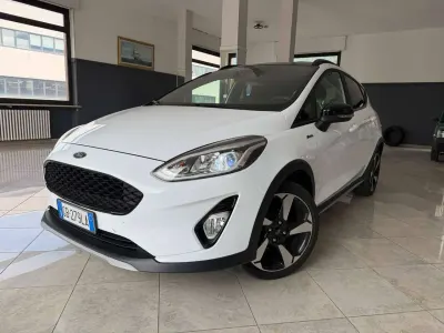 Usata Ford Fiesta Vignale 86 CV (63 kW) 2020 Bianco Utilitaria
