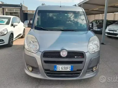 Usata Fiat Doblò Dynamic 90 CV (66 kW) 2011 Bluazzurro Monovolume