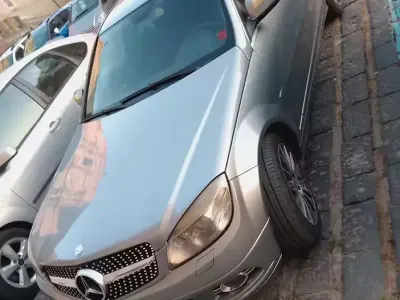 Usata Mercedes C220 170 CV (125 kW) 2009 Grigio Berlina