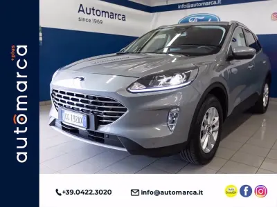 Usata Ford Kuga Titanium 225 CV (165 kW) 2021 Argento SUV