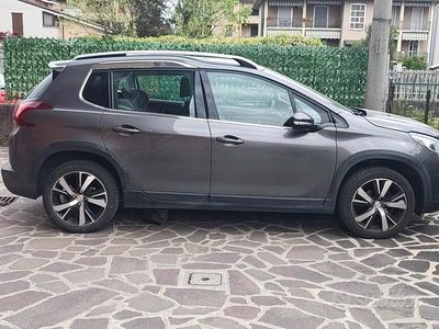 Usata Peugeot 2008 Allure 102 CV (75 kW) 2019 Grigio SUV