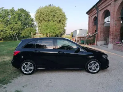 Usata Mercedes B220 Premium 170 CV (125 kW) 2013 Nero Monovolume