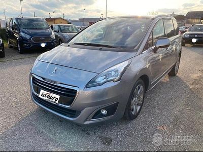 Usata Peugeot 5008 115 CV (84 kW) 2014 Grigio Monovolume