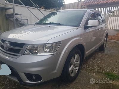 Usata Fiat Freemont 140 CV (102 kW) 2011 Grigio SUV