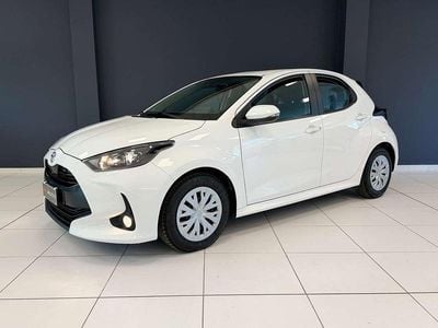 Usata Toyota Yaris Business Edition 72 CV (52 kW) 2023 Bianco Utilitaria