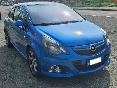 Usata Opel Corsa OPC 192 CV (141 kW) 2012 Blu/azzurro Utilitaria
