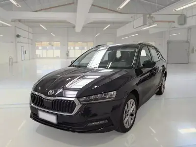 Usata Skoda Octavia Executive 149 CV (109 kW) 2022 Nero Station wagon