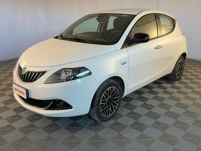 Bianco Usata 2024 Lancia Ypsilon Utilitaria | 13.999 € (Buon prezzo)