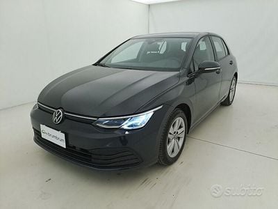 Usata VW Golf VIII Life 131 CV (96 kW) 2021 Grigio Berlina