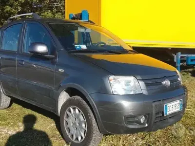Occasion Fiat Panda 4x4 Climbing 60 ch (44 kW) 2010 Gris Citadine