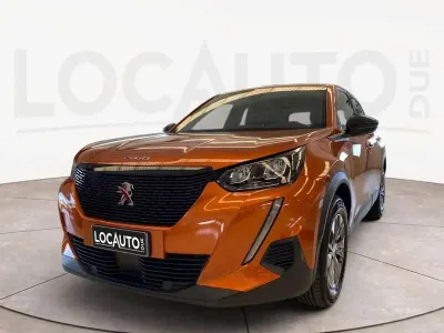 Używany Peugeot 2008 Active 131 KM (96 kW) 2023 Pomarańczowy SUV