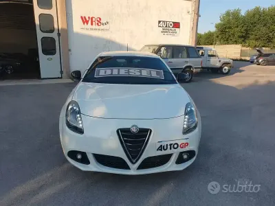 Usata Alfa Romeo Giulietta Quadrifoglio Verde 120 CV (88 kW) 2015 Bianco Utilitaria