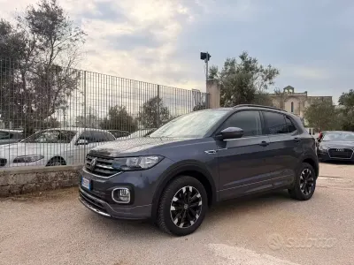 Usata VW T-Cross R-line 95 CV (69 kW) 2023 Grigio SUV