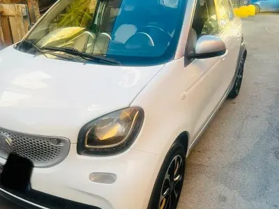 Usata Smart ForFour 71 CV (52 kW) 2015 Bianco Utilitaria