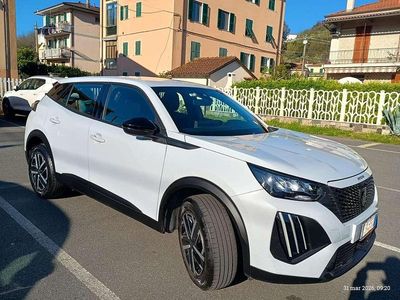 Usata Peugeot 2008 Active 102 CV (75 kW) 2023 Bianco SUV