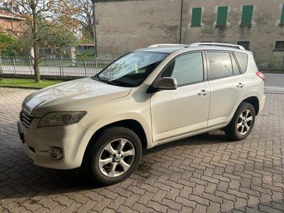 usata Toyota RAV4 RAV 42.2 D-4D 150 CV DPF PDC