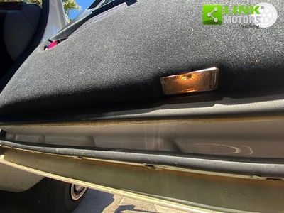 Usata Mercedes E200 136 CV (100 kW) 1991 Bianco Berlina