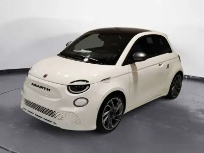 Nuova Abarth 500e 47 kW (64 CV) 2025 Bianco gara Utilitaria