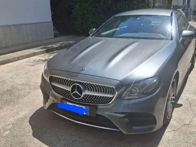 Usata Mercedes E300 Premium 245 CV (180 kW) 2019 Grigio Coupé