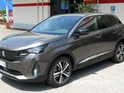 Usata Peugeot 3008 Allure 131 CV (96 kW) 2023 Grigio SUV