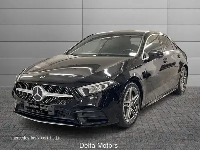 Usata Mercedes A180 Premium 116 CV (85 kW) 2019 Nero metallizzato Berlina