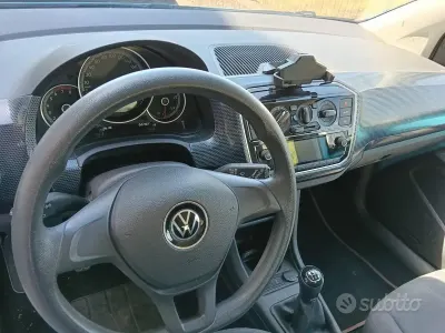 Usata VW up! Move 65 CV (47 kW) 2022 Blu Utilitaria
