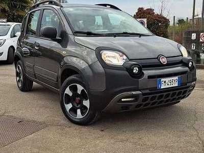 Usado Fiat Panda Cross Cross 69 CV (50 kW) 2017 Gris Utilitario
