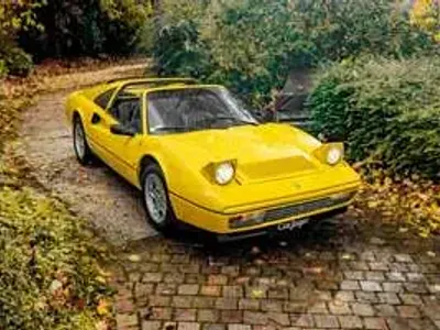 Usata Ferrari 328 270 CV (198 kW) 1986 Giallo Cabrio
