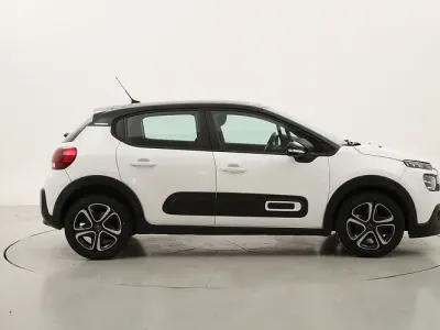 Używany Citroën C3 Shine 83 KM (61 kW) 2022 Hatchback