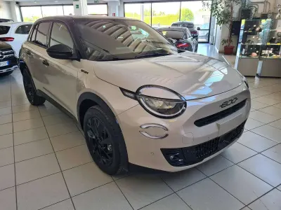 Nuova Fiat 600 Sport 145 CV (106 kW) 2026 Beige SUV