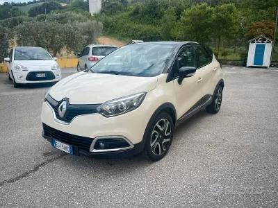 Usata Renault Captur 90 CV (66 kW) 2013 Beige SUV