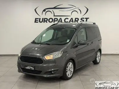 Usata Ford Tourneo Courier 75 CV (55 kW) 2017 Grigio Monovolume