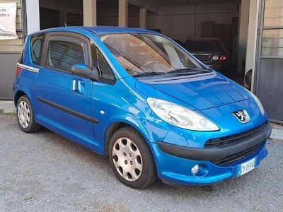 Usata Peugeot 1007 109 CV (80 kW) 2005 Blu/azzurro Monovolume