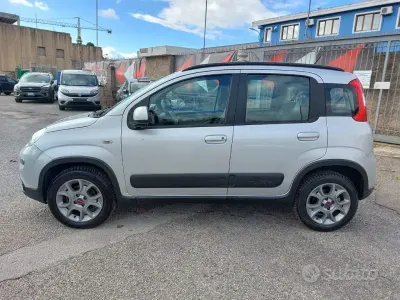 Usado Fiat Panda 4x4 75 CV (55 kW) 2015 Gris Utilitario