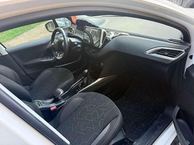 Usata Peugeot 2008 82 CV (60 kW) 2016 Bianco SUV