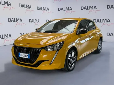 Usata Peugeot 208 Allure 100 CV (73 kW) 2023 Giallo Utilitaria