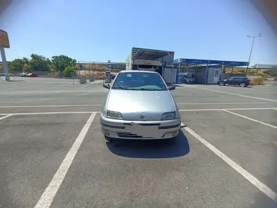 Usata Fiat Punto 73 CV (53 kW) 1997 Grigio Berlina