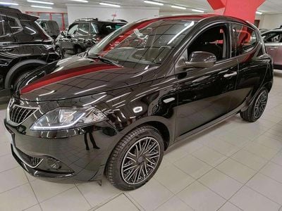 Usata Lancia Ypsilon Gold 69 CV (50 kW) 2023 Nero Utilitaria