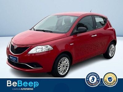 Usata Lancia Ypsilon Silver 69 CV (50 kW) 2016 Rosso metallizzato Utilitaria